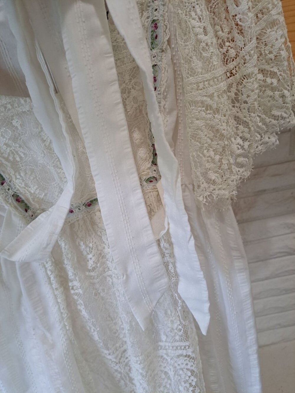 Vintage 1970's Ivory Lace Dress Bell Lace Sleeves Floral Size Small Cottage RARE - Picture 4 of 16